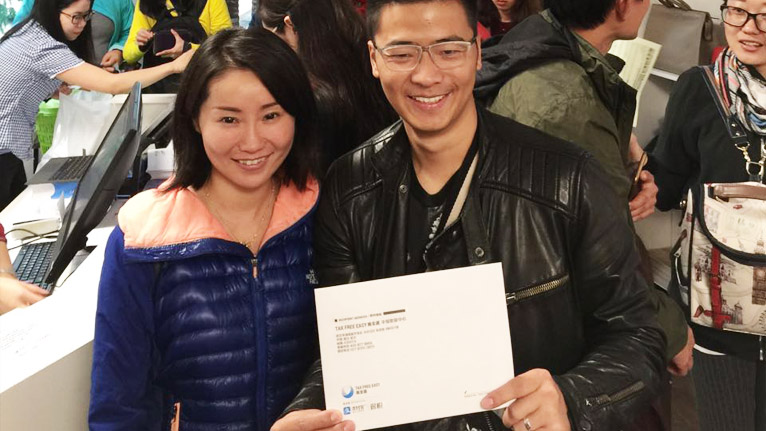 十一黄金周TAX FREE EASY惊喜优惠 商店现场销售火爆